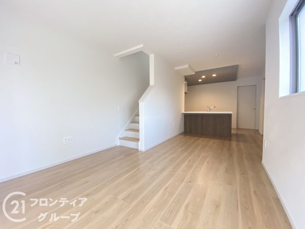 枚方市招提南町１丁目　新築一戸建て　１期　１号棟