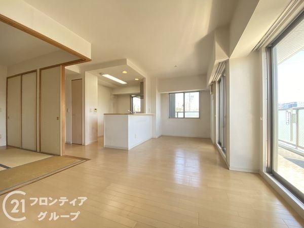 エンゼルフィールズ枚方公園 中古マンション(リビング)