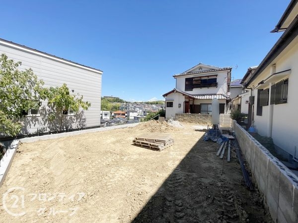 枚方市南中振１丁目　新築一戸建て