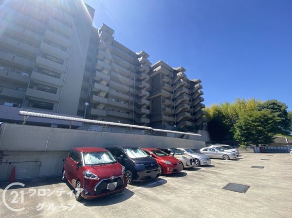 香里ヶ丘セントポリア壱号中古マンション(駐車場)