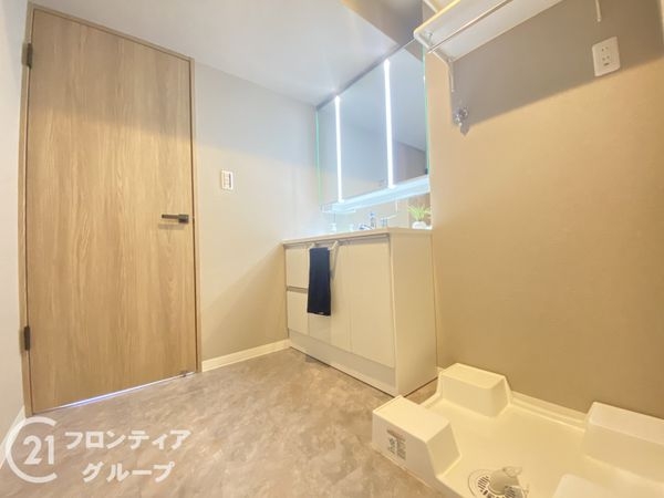 メロディーハイム香里ヶ丘ツインビューベガタワー 中古マンシ…(洗面台・洗面所)