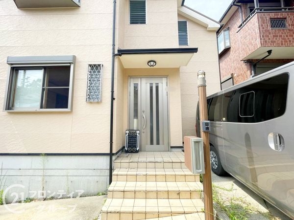 枚方市杉山手３丁目　中古一戸建て