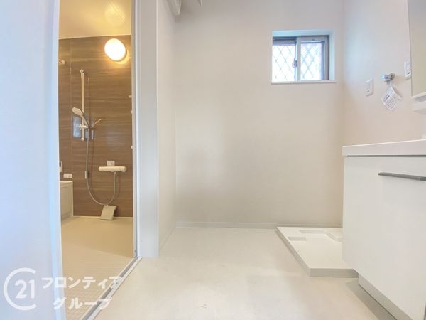 枚方市菊丘町 新築一戸建て 2号地(洗面台・洗面所)