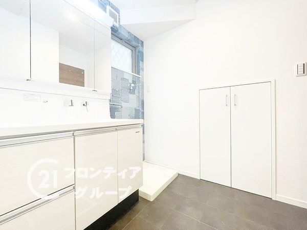 枚方市須山町の中古一戸建て(洗面台・洗面所)