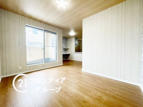 枚方市須山町の中古一戸建て(リビング)