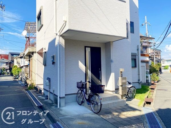 寝屋川市大成町　中古一戸建て