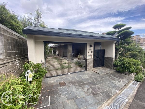 枚方市香里ケ丘２丁目の中古一戸建て