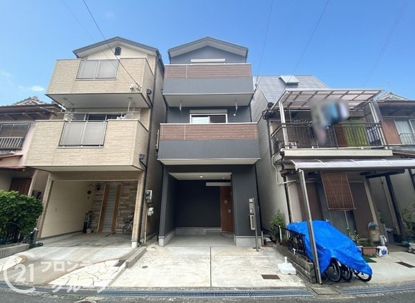 寝屋川市高宮栄町　中古一戸建て