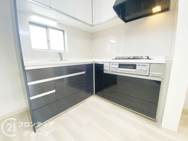 寝屋川市高宮栄町　中古一戸建て