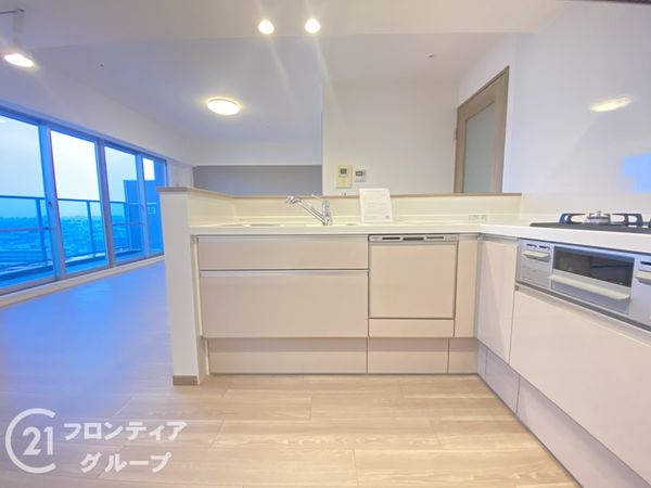 ロイヤルメドゥ香里園タワー　中古マンション