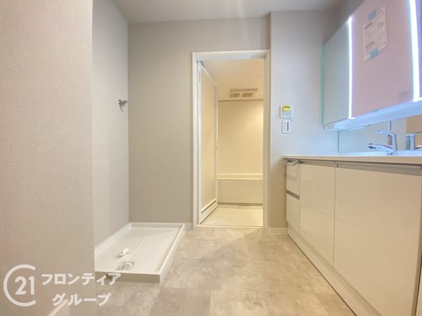 ロイヤルメドゥ香里園タワー　中古マンション