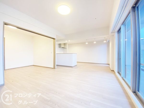 ロイヤルメドゥ香里園タワー　中古マンション