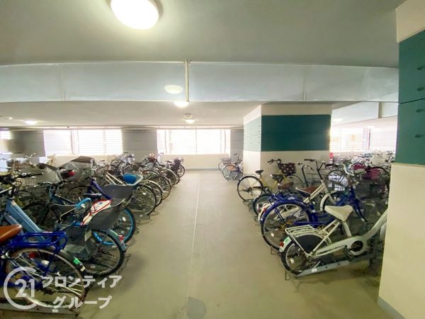 ロイヤルメドゥ香里園タワー　中古マンション