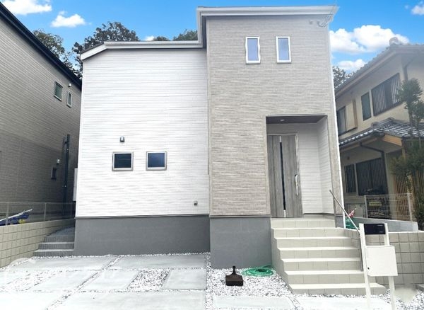枚方市楠葉野田３丁目　新築一戸建て　３期　１号棟