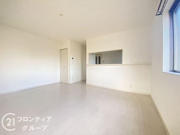 寝屋川市楠根南町　中古一戸建て