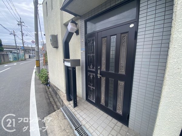 寝屋川市中木田町　中古一戸建て