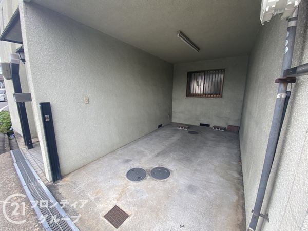 寝屋川市中木田町　中古一戸建て