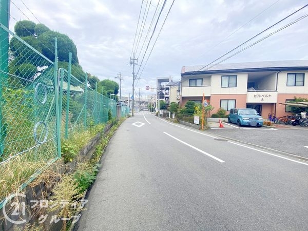 寝屋川市中木田町　中古一戸建て
