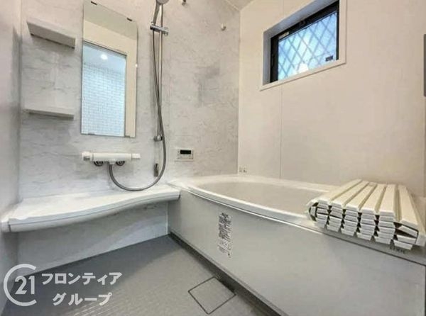 寝屋川市緑町　中古一戸建て