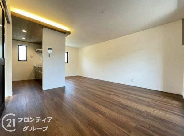 寝屋川市緑町　中古一戸建て