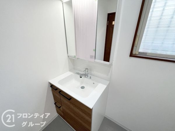 枚方市伊加賀西町の中古一戸建て(洗面台・洗面所)