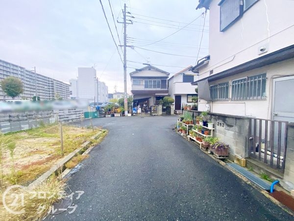 枚方市出口4丁目 新築一戸建て 全1区画(前面道路含む現地写真)