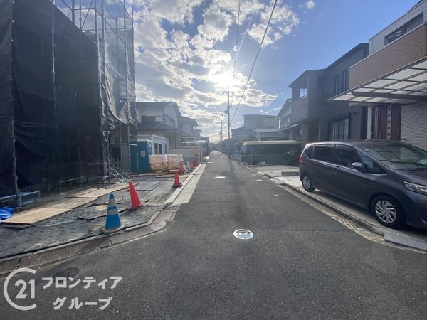 枚方市香里ケ丘12丁目 新築一戸建て 全1区画(前面道路含む現地写真)