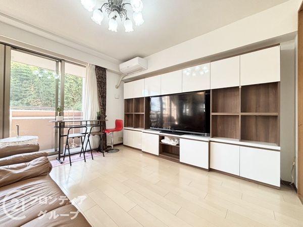 アズ・プレミアムステージ寝屋川 中古マンション(リビング)