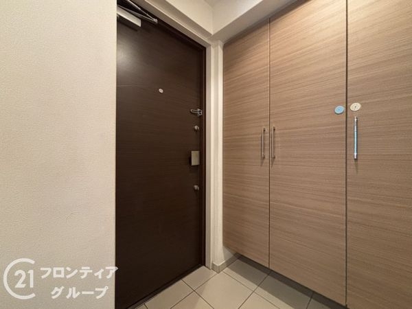 アズ・プレミアムステージ寝屋川 中古マンション(玄関)