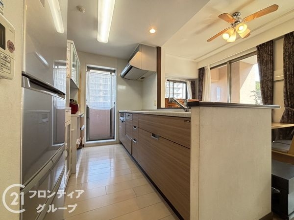 アズ・プレミアムステージ寝屋川 中古マンション(キッチン)