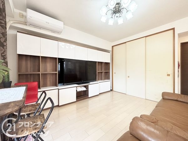 アズ・プレミアムステージ寝屋川 中古マンション(リビング)