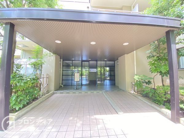 オークヒルズ香里弐番館 中古マンション(エントランス)