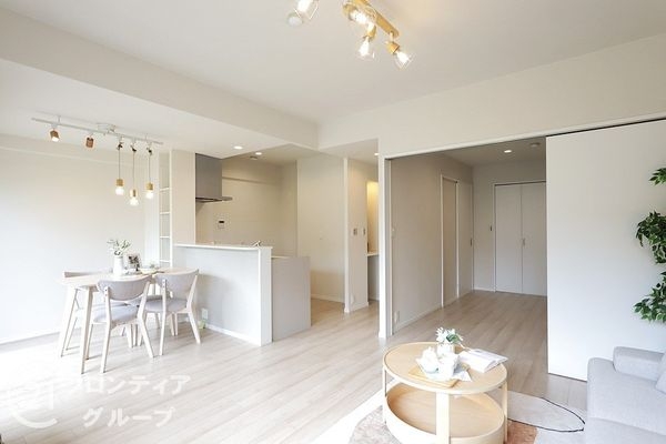 オークヒルズ香里弐番館 中古マンション(リビング)