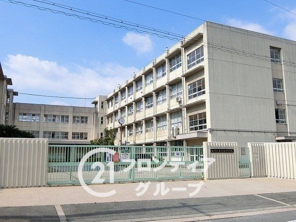 枚方市田口山３丁目の中古一戸建て(枚方市立長尾西中学校)