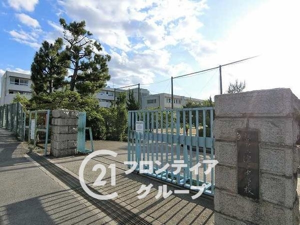 枚方市野村中町の中古一戸建て(枚方市立津田中学校)