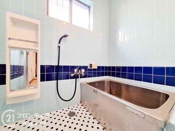 枚方市野村中町　中古一戸建て