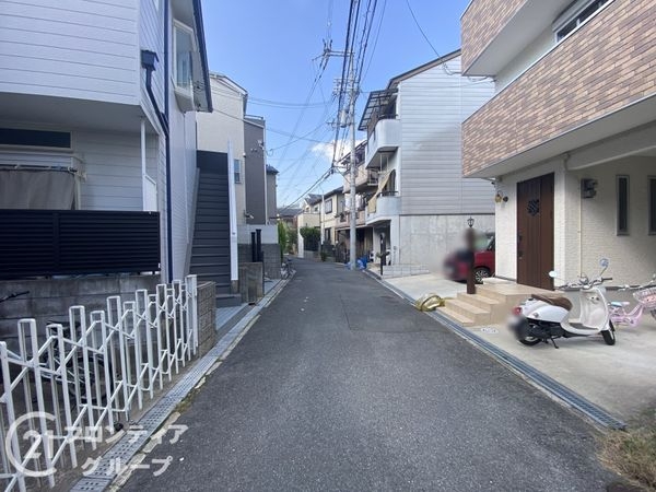 枚方市松丘町　新築一戸建て