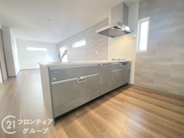 枚方市松丘町　新築一戸建て