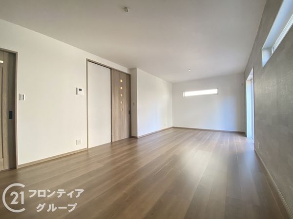 枚方市松丘町　新築一戸建て