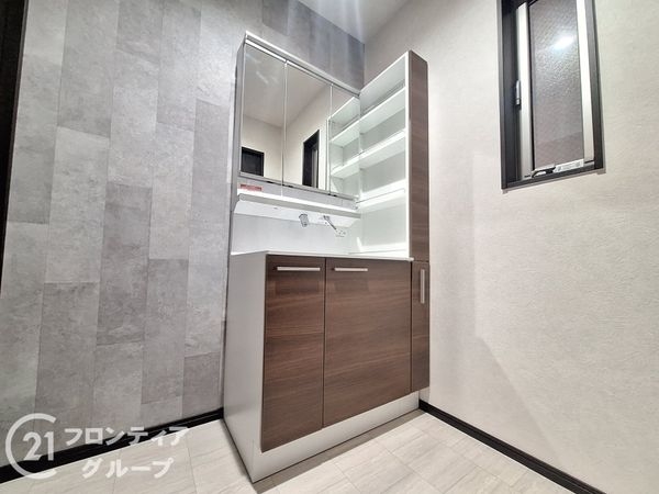 寝屋川市仁和寺本町４丁目　新築一戸建て