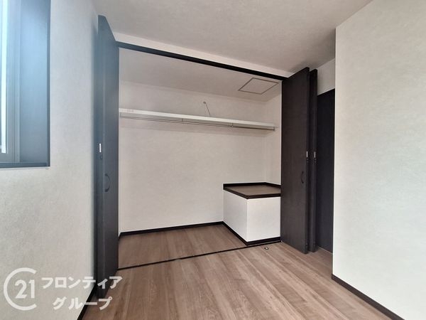 寝屋川市仁和寺本町４丁目　新築一戸建て