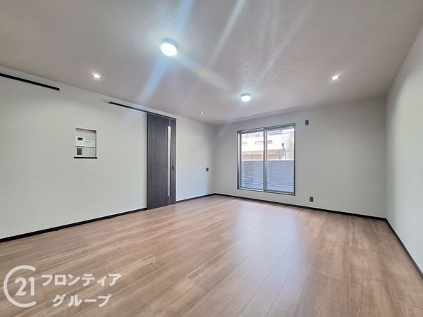 寝屋川市仁和寺本町４丁目　新築一戸建て