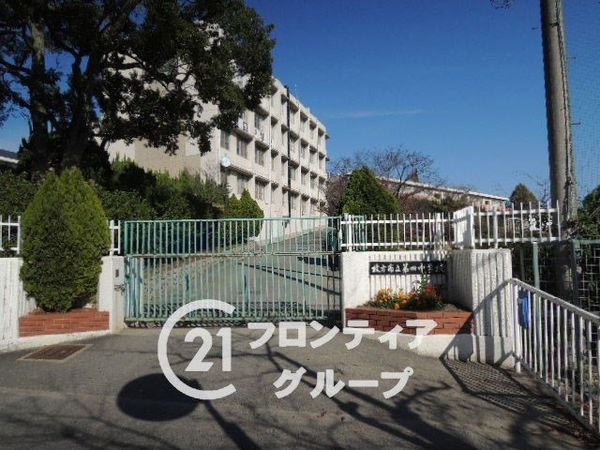 枚方市山之上４丁目の中古一戸建て(枚方市立第四中学校)