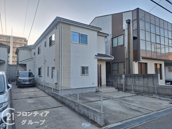枚方市長尾家具町２丁目　中古一戸建て