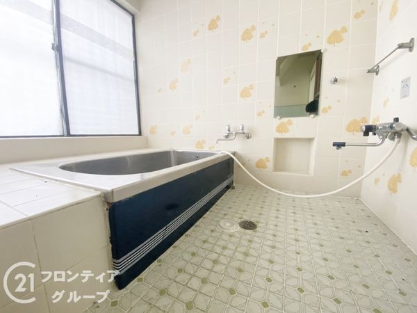 寝屋川市八幡台　中古一戸建て