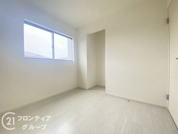 枚方市菊丘町　新築一戸建て　１期　２号棟
