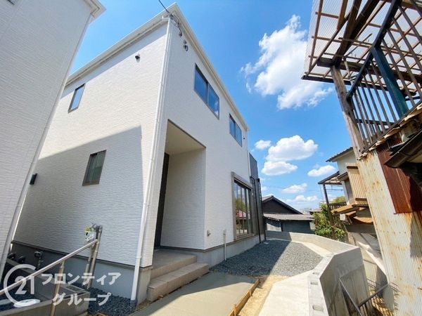 枚方市菊丘町　新築一戸建て　１期　２号棟