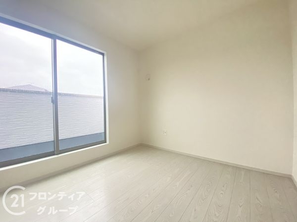 枚方市菊丘町　新築一戸建て　１期　２号棟