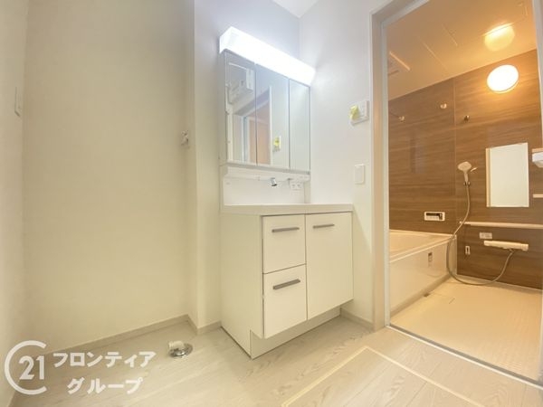 枚方市菊丘町　新築一戸建て　１期　２号棟