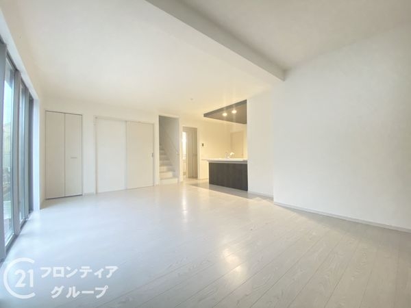 枚方市菊丘町　新築一戸建て　１期　２号棟